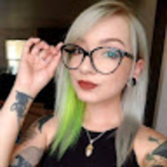 Meet your Posher, Lauren - Picture 1 of 1